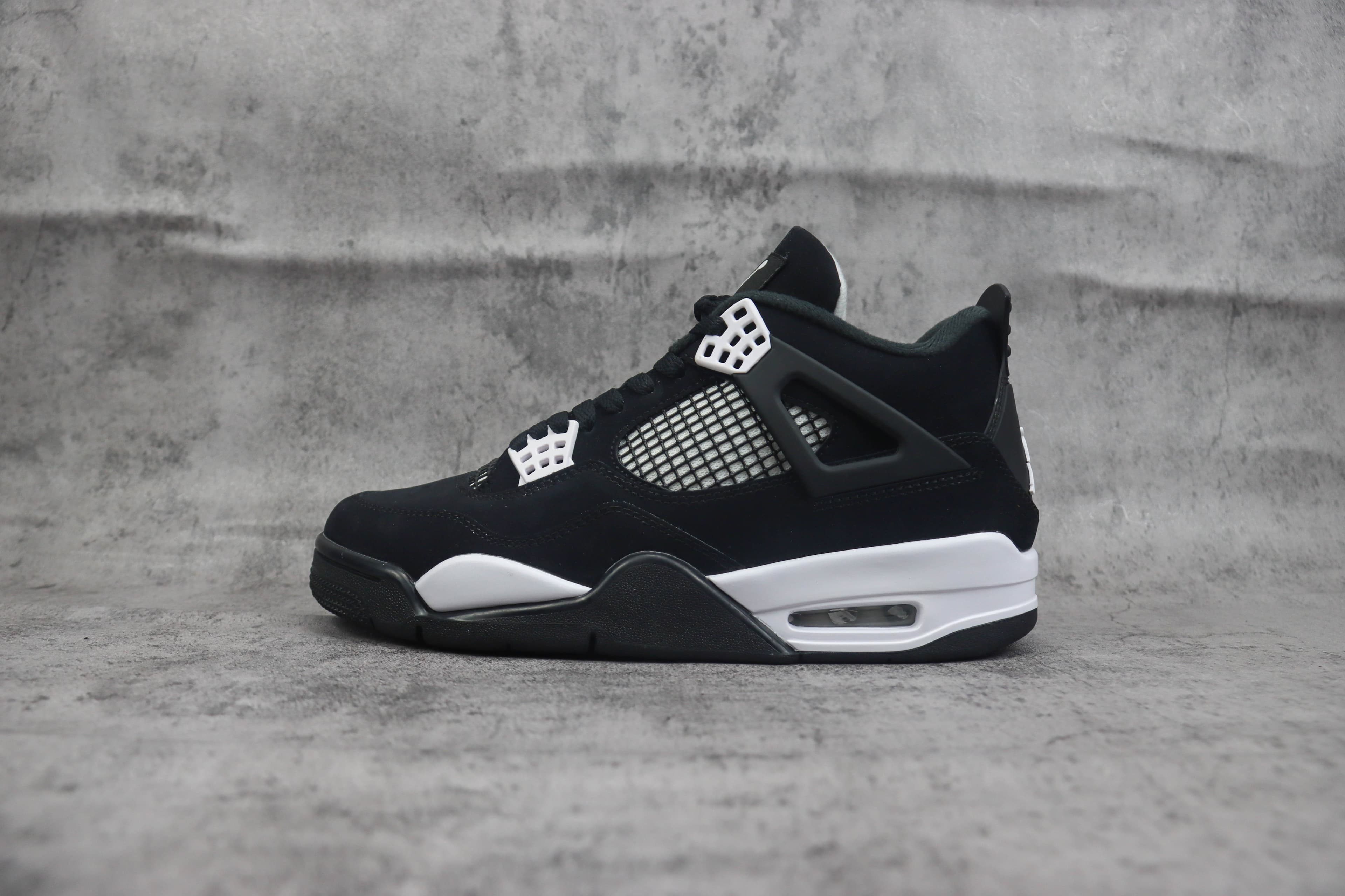 Retro 4 White Thunder